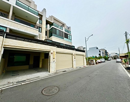 超美❤️臨路透天❤️四房車庫別墅🏡現況出租❤️ - Image 1