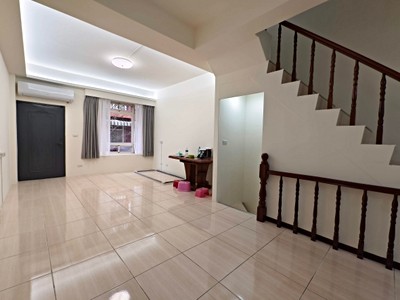 青埔副都心~過嶺花園美別墅~獨家釋出!!