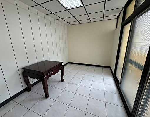 中正西路全新首租2房(限女性) - Image 6