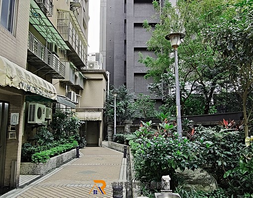 睿達🏠幸福商圈電大套房🍎可租補✨一卡皮箱入住✨到站即到家 - Image 3
