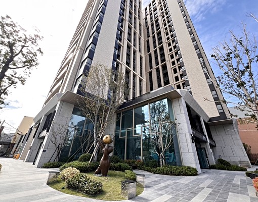 《含管理費可租補附冰箱洗衣機》【沅林築青高樓層兩房休旅車位】 - Image 1