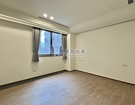 101新裝潢百坪朝南大戶3主臥可寵近捷運松菸大巨蛋 - Image 11
