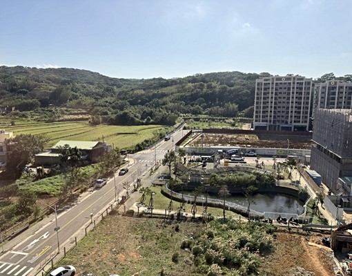 A10山鼻兩房權狀24坪多/朝南不會面對高架軌道及東北季風 - Image 1