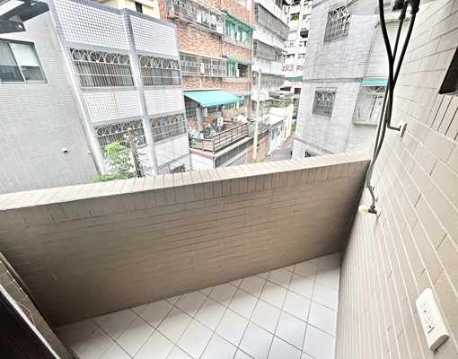 水湳中國醫🍁陽台獨洗🍁雙採光🍁室內機車🍁 - Image 6