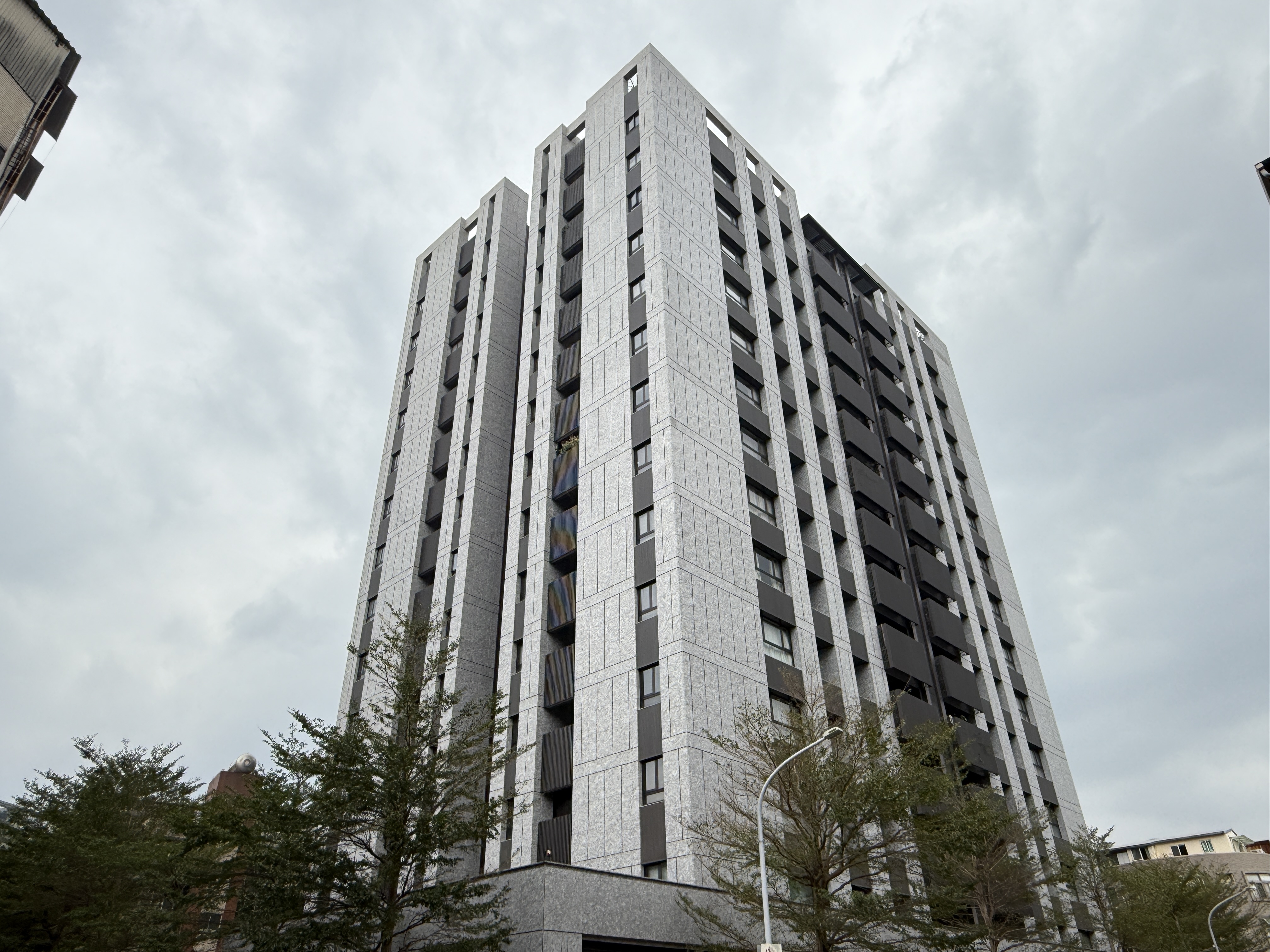 台灣朗居魏良杰【知田頂樓山景大戶】