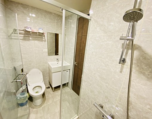 近烏日嶺東★無限視野戶全配三房平車★輕屋齡★可戶籍租補採光好 - Image 12