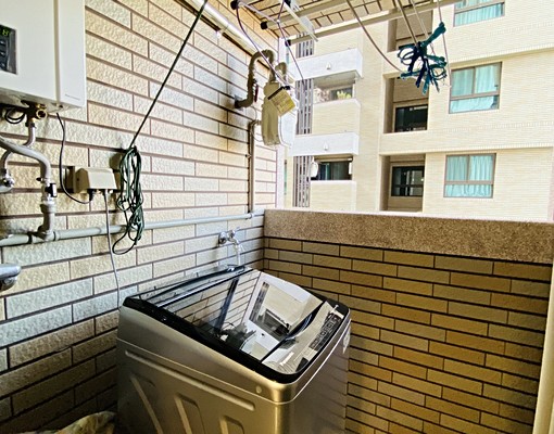 近烏日嶺東★無限視野戶全配三房平車★輕屋齡★可戶籍租補採光好 - Image 16