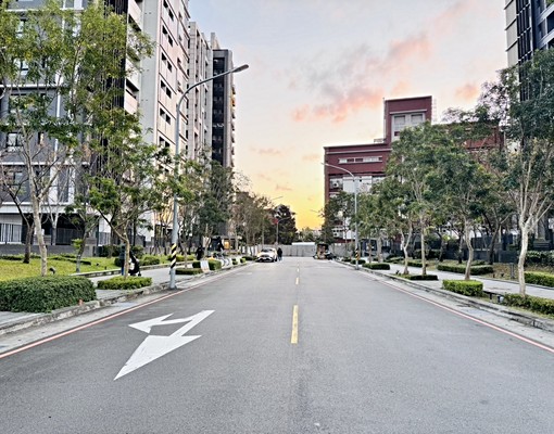 室內坡道平面車位|大小皆有|24小時保全管理 - Image 13