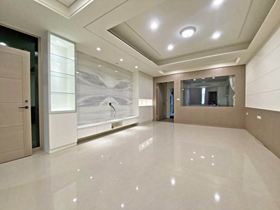 🍎獨賣北屯四張犁電梯透店/臨15米路