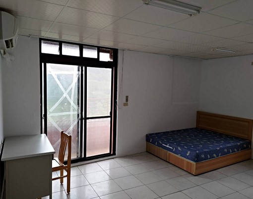 淡江大學側門近輕軌淡江大學站 - Image 1