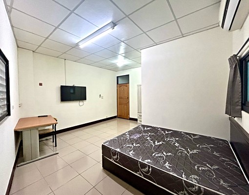 可租補.近後站.正心中學.豐泰.限女生. - Image 1