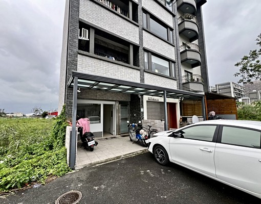 【一樓黃金店面+套房僅租1.6萬!打造你的工作人生】 - Image 5