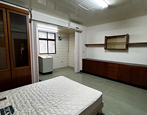 豐原車站透天,大套房,附家具家電 - Image 1