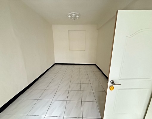 中壢龍昌路252巷整棟二層樓透天可租補 - Image 6