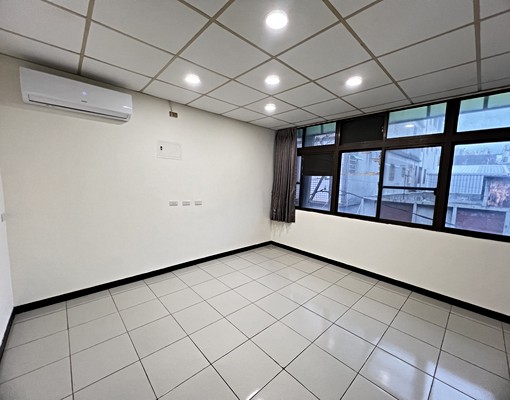 三元市場商圈🍎華安街美透天🍎單層 - Image 1