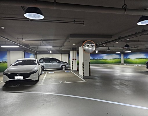 水漾路一段.昕悅灣坡道平面車位(自租) - Image 1