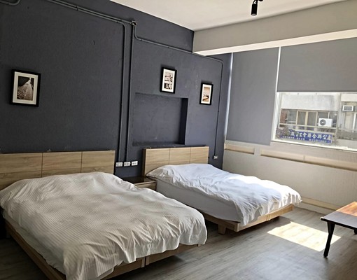 👍老屋改建‧短租套房「一卡皮箱即可入住」👍｜老宅輕工業風 - Image 1