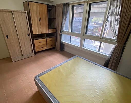 市政府站麥當勞旁/精美裝潢三房平車可租補 - Image 8
