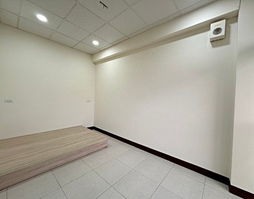 歐風美墅面寬雙車庫近中科屋主自租 - Image 8