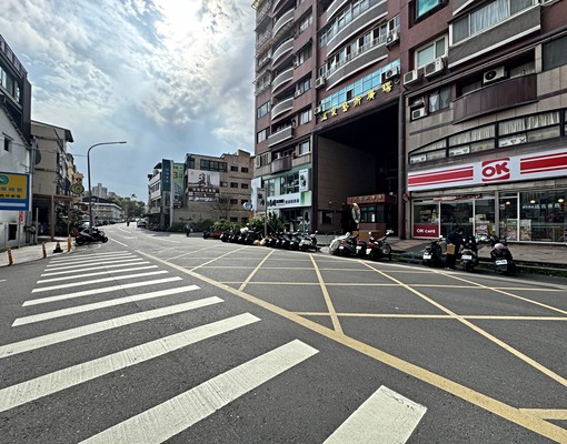 溫泉藝術廣場👍宜蘭礁溪市中心仁愛路一房一廳溫泉大套房 - Image 1