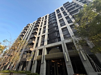 🚩張暄嚴選｜燙金東區佳鋐首邑｜全新邊間三房平車