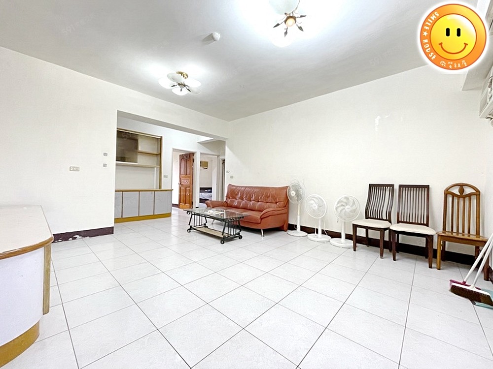 中壢火車站。0930578879