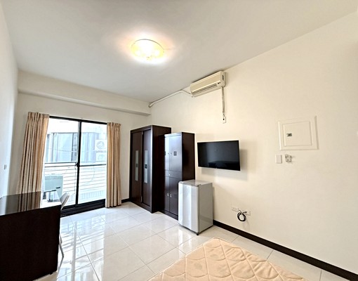 高CP大套房,採光好通風佳,個人洗衣機,39吋電視 - Image 2