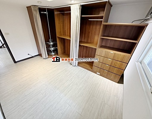 4+1書房●捷運忠孝敦化●正統樓中樓●屋內大空間●絕佳地點 - Image 7