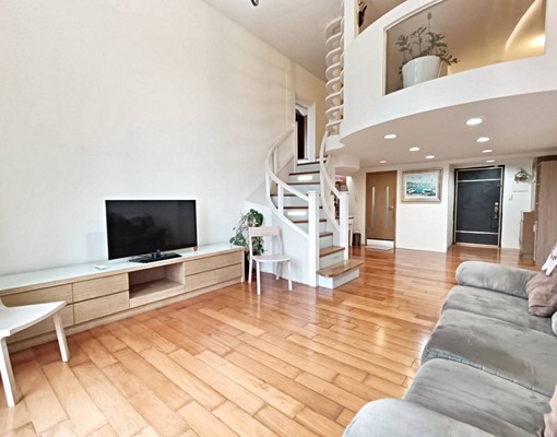 可租補/雙衛浴雙陽台/佛朗明哥樓中樓魔術大空間 - Image 2