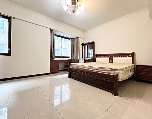 七期優質別墅雙車位超大間 - Image 8