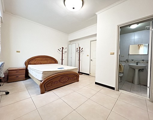 七期優質別墅雙車位超大間 - Image 11