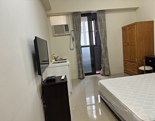 近市區美套房有獨立陽台 - Image 1