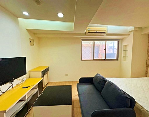 三民高中捷運徐匯廣場歐式小香風電梯一房一廳魔術大空間可開伙 - Image 3