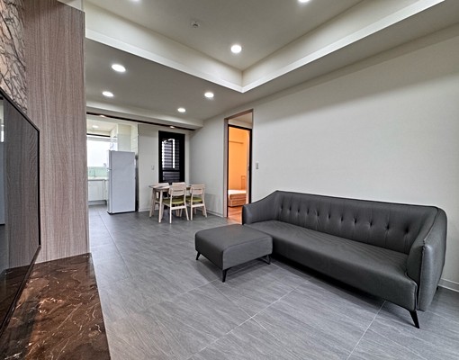 青埔地王#步行高鐵4分#全聯/影城皆在正對面#報稅可談 - Image 2