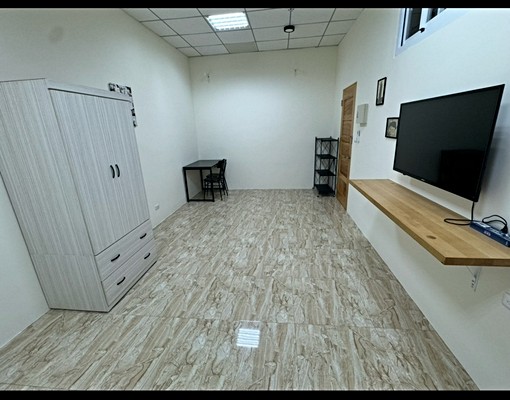 全新裝潢1+1大套房正市區 - Image 5