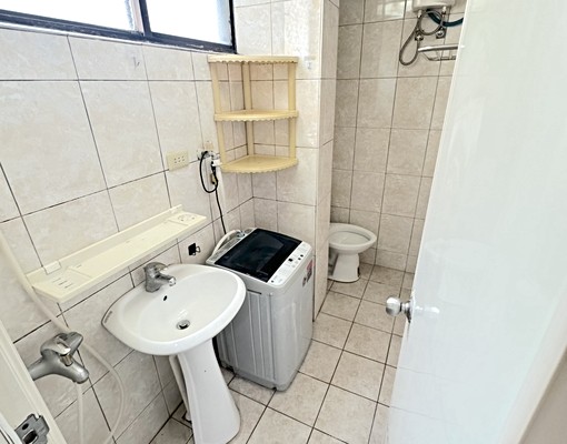 近竹科、工研院～電梯採光美套房附獨立洗衣機～有專用機車位 - Image 5