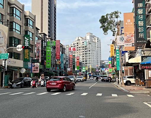 正青年路三角窗店面 - Image 2