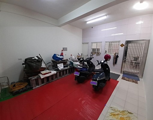 近麻園伍陽開窗套房含水電110v - Image 4