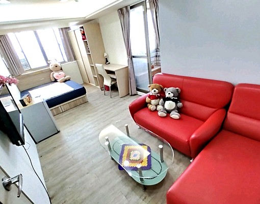 獨洗曬❤陽台沙發❤變頻冷氣★近74逢甲僑光★朝馬中科 - Image 1