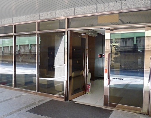 三重捷運電梯套房-垃圾包裹代收-可租補-獨洗衣機-24警衛 - Image 6