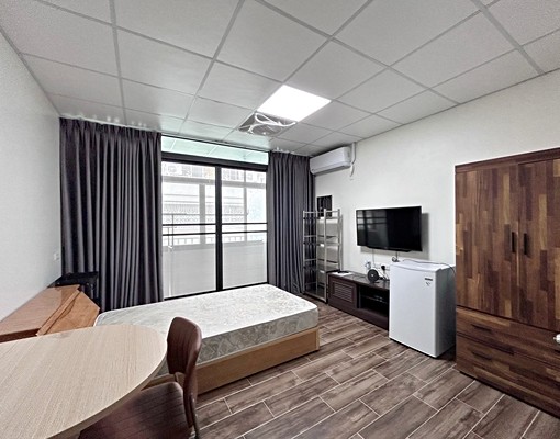 東區東成街採光陽台套房 - Image 2