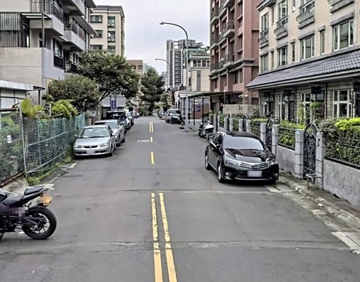 林口雙語學校雙面臨路三角窗建地