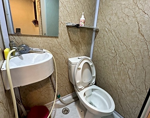 近大業/藝文商圈~稀有陽台獨洗套房~有飲水機 - Image 3