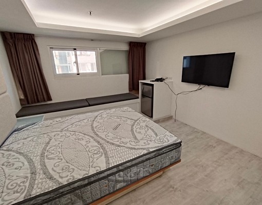 市中心《電梯套房租金含水電費》 - Image 4