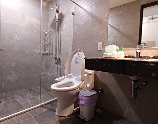 豐樂公園捷運旁輕屋齡1房1廳可租補 - Image 4