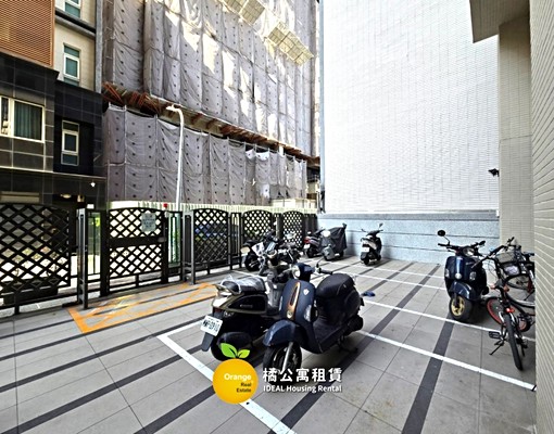 🍊高雄車站恆上鉑悅三房可租補附平車 - Image 16