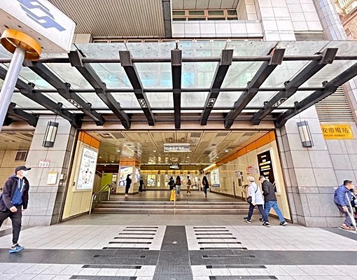 可租補🌸捷運永安電梯獨立套房🌸有陽台雙採光，有管理員 - Image 2