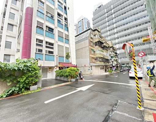 忠孝復興BR5車位出租 - Image 2