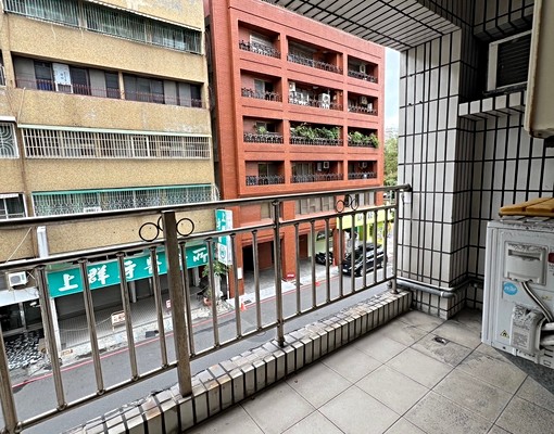 新興忠孝大坪數辦公室出租 - Image 6