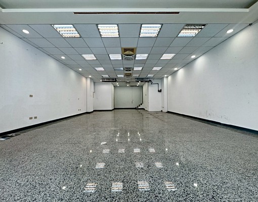 公園路20米路大面寬鑫店面 - Image 2
